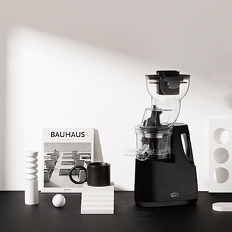 Slow speed juicer for small bar