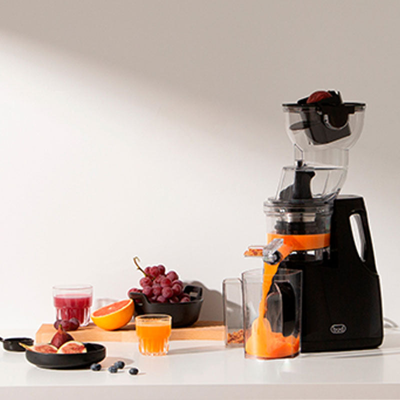 Slow speed juicer for small bar